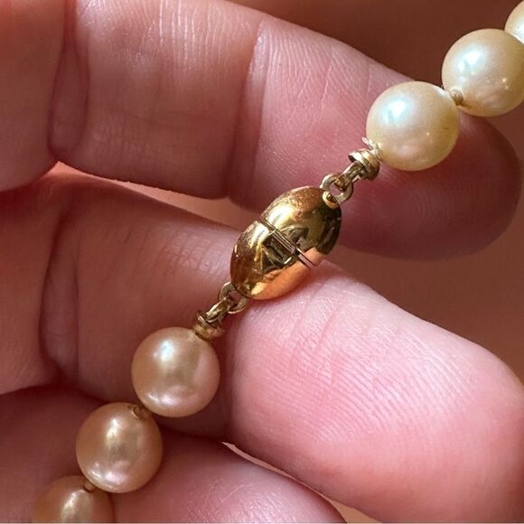 Vintage 70’s Monet Faux Pearl Necklace - Picture 4 of 5